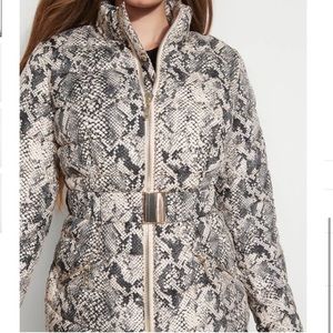 NWOT GUESS LEXIE SNAKESKIN PUFFER JACKET
